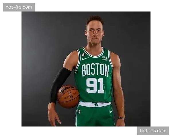 武切维奇凯尔特人策应价值凸显 高位手递手激活双探花进攻 武切维奇凯尔特人策应价值凸显 高位手递手激活双探花进攻